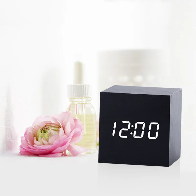 réveil en bois noir pour décor intérieur