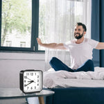 Batteriebetriebener Wecker mit Quarzlicht - Vignette | TopWecker®