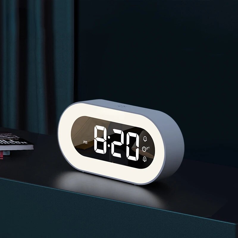 Réveil numérique design avec éclairage led Le Bon Réveil