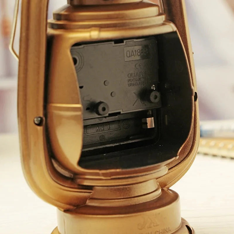 Réveil vintage en métal lampe à huile Le Bon Réveil